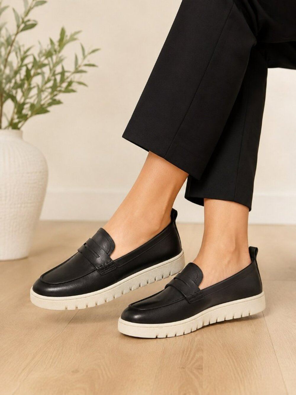 New Vionic Uptown Penny Loafers Slip On Leather Sneakers Womens 8 Black